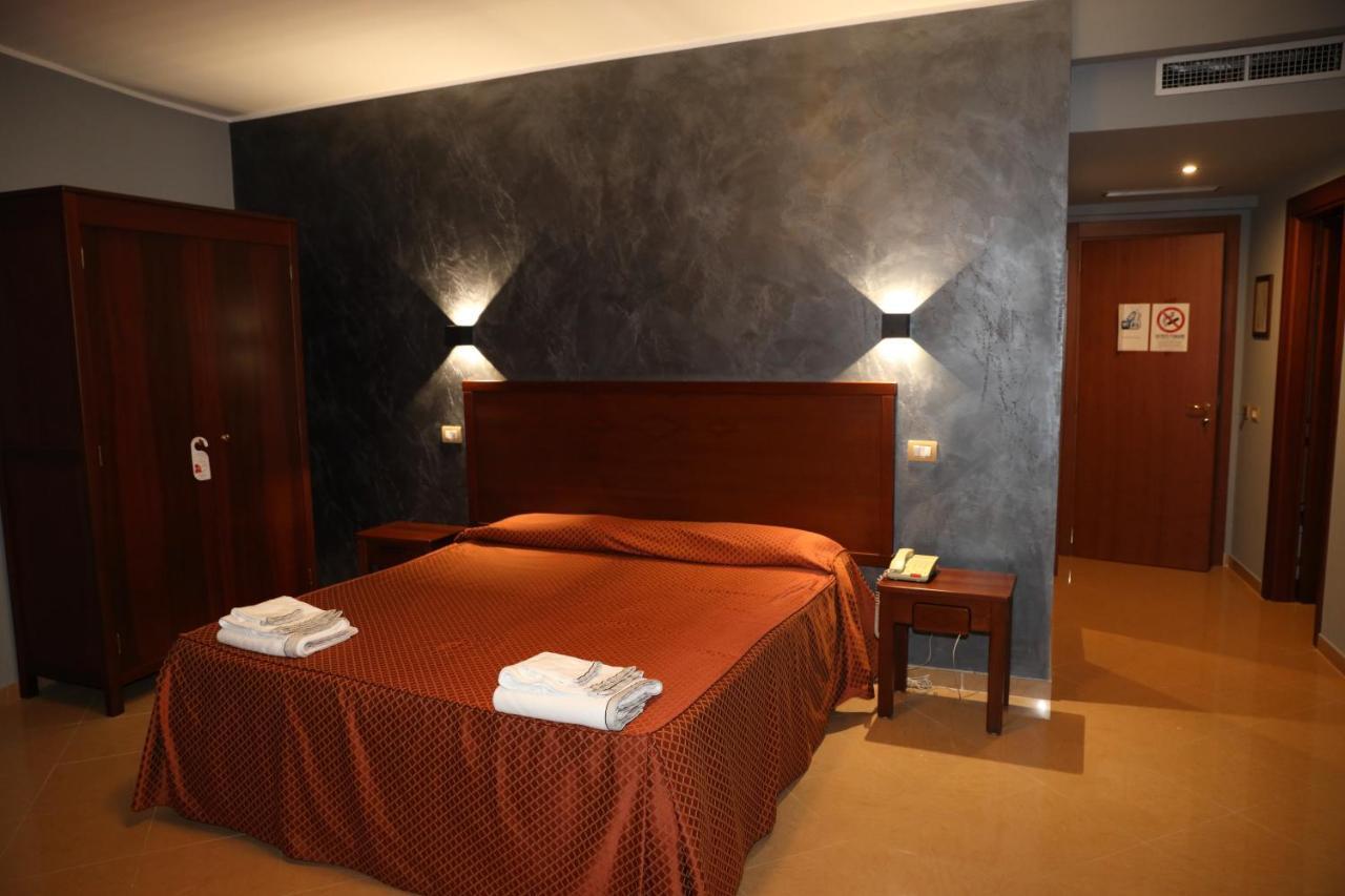 Citta Della Notte Hotel Augusta Bagian luar foto