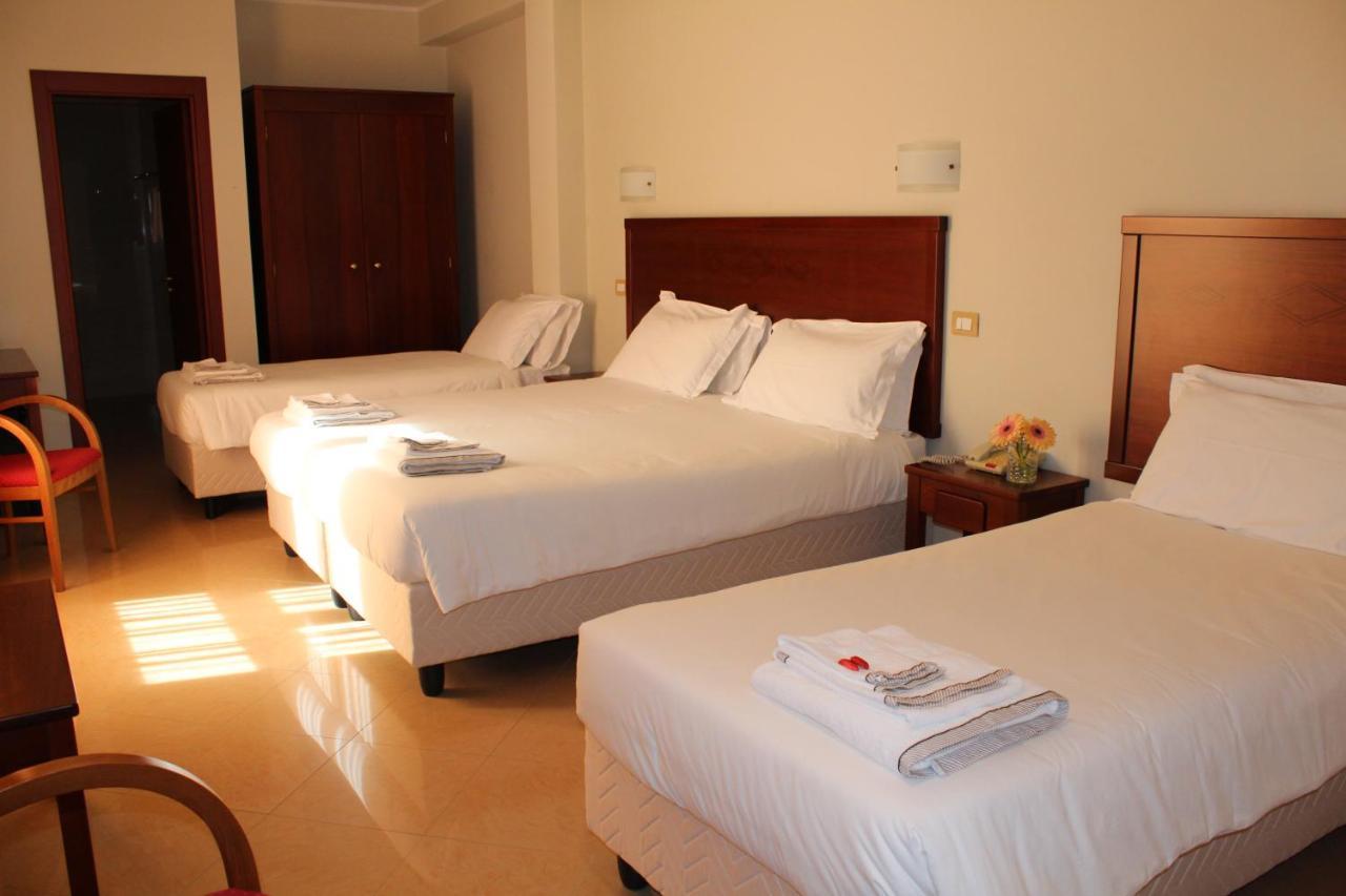 Citta Della Notte Hotel Augusta Bagian luar foto