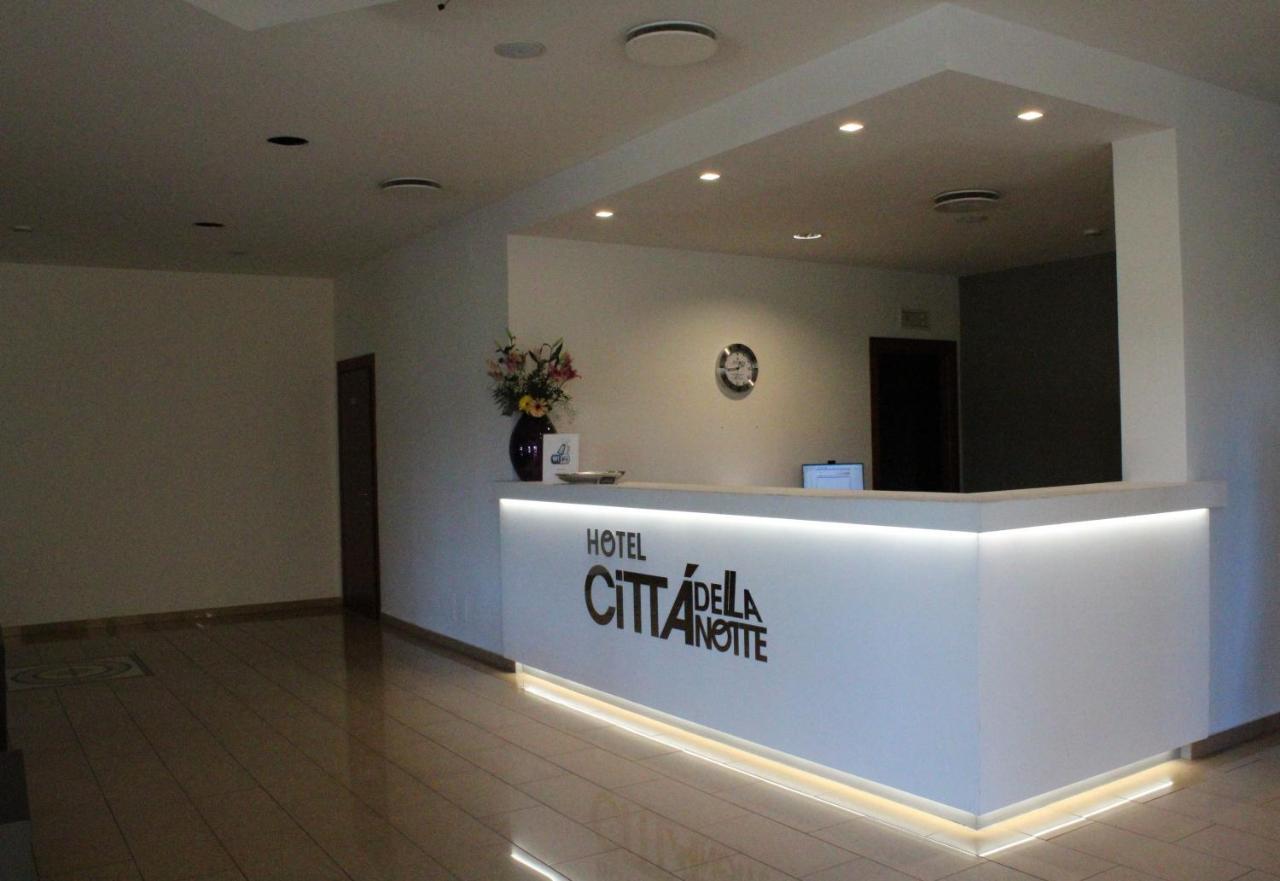 Citta Della Notte Hotel Augusta Bagian luar foto